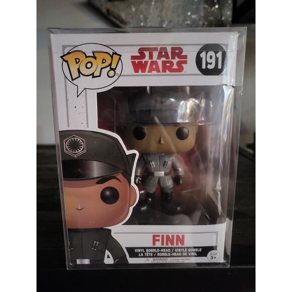 Funko Pop Star Wars VIII The Last Jedi #191 Finn Bobblehead In Protective Case - Picture 1 of 6